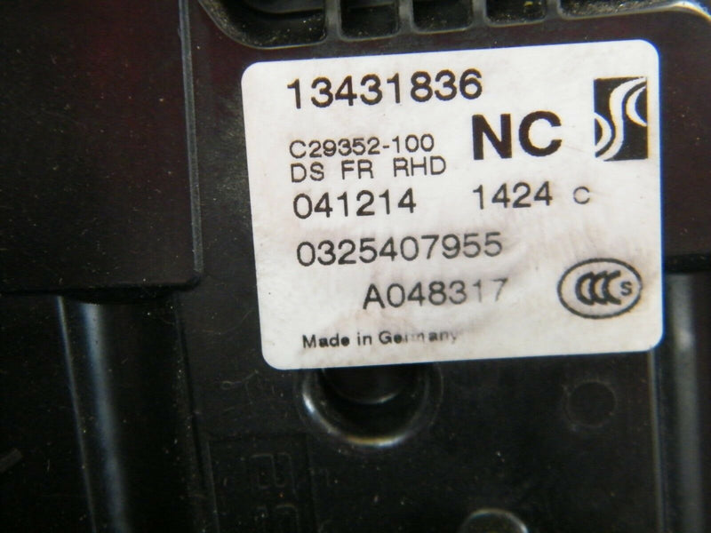 VAUXHALL CORSA E 2014-ON FRONT RIGHT DOOR LOCK MECHANISM OUTER HANDLE BRACKET