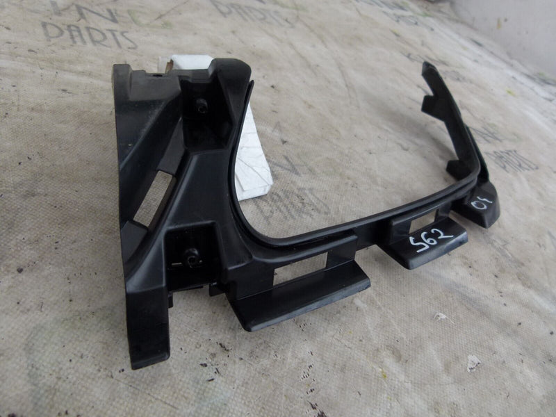 VOLVO XC40 2018-22 REAR BUMPER EXHAUST LEFT BRACKET GENUINE 31407967
