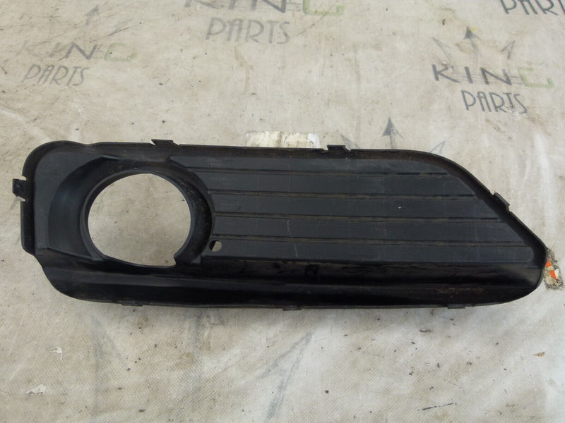 BMW 1 F20 LCI 2015-17 FRONT RIGHT FOG LIGHT TRIM GENUINE 7371666 S69-29