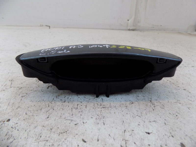 Audi A3 8P FRONT LEFT DOOR HANDLE IN GRAY LEFT SIDE NSF 4B0839885 (S28-08 /09)