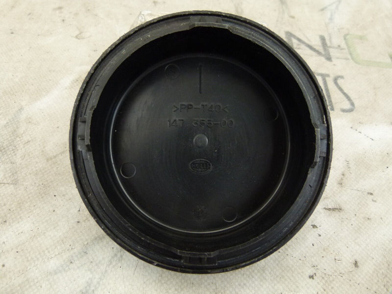 VOLKSWAGEN VW AUDI HEADLIGHT DUST COVER CAP GENUINE 147353-00