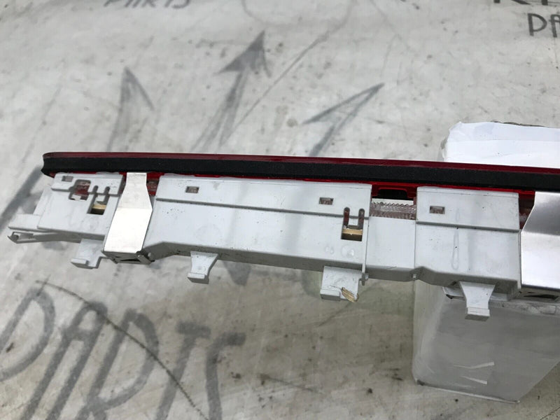 AUDI A4 S4 B7 AVANT 2004-2008 GENUINE REAR STOP LED THIRD BRAKE LIGHT 8E9945097B
