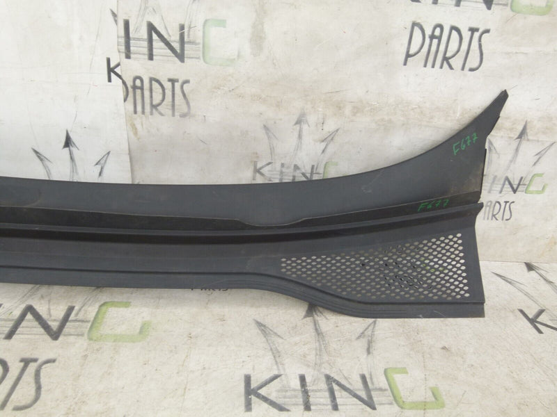 VW VOLKSWAGEN GENUINE  WINDSCREEN WIPER COVER SCUTTLE PANEL 11C819401