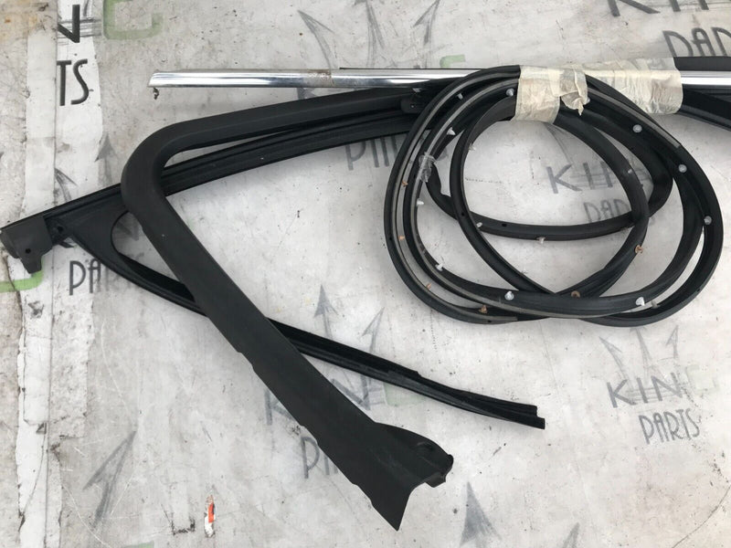 VAUXHALL INSIGNIA A 08-16 SET FRONT WINDOW LEFT SIDE FRAME, RUBBER, TRIM COVER