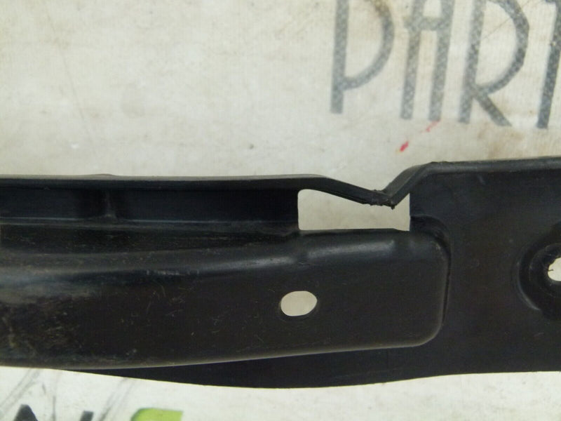 FORD FIESTA MK7 2008-11 REAR BUMPER CENTER BRACKET HOLDER 8A6117B861