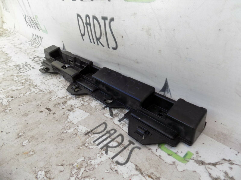 BMW 1 F20 M135I 2013 RHD REAR RIGHT SIDE SIDE SKIRT BRACKET 7240916 11163172