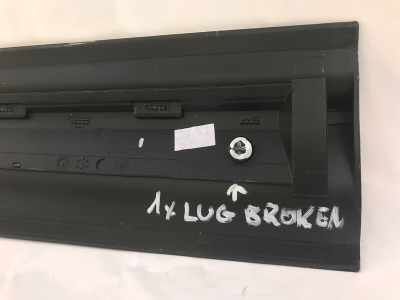 PORSCHE MACAN S T GTS 2022  FRONT DOOR PANEL TRIM MOULDING RIGHT SIDE 95B837890