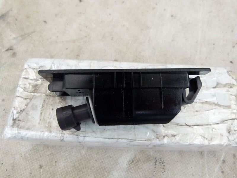 VAUXHALL ASTRA K 2015-19 TAILGATE LICENSE PLATE LIGHT GENUINE 0461200