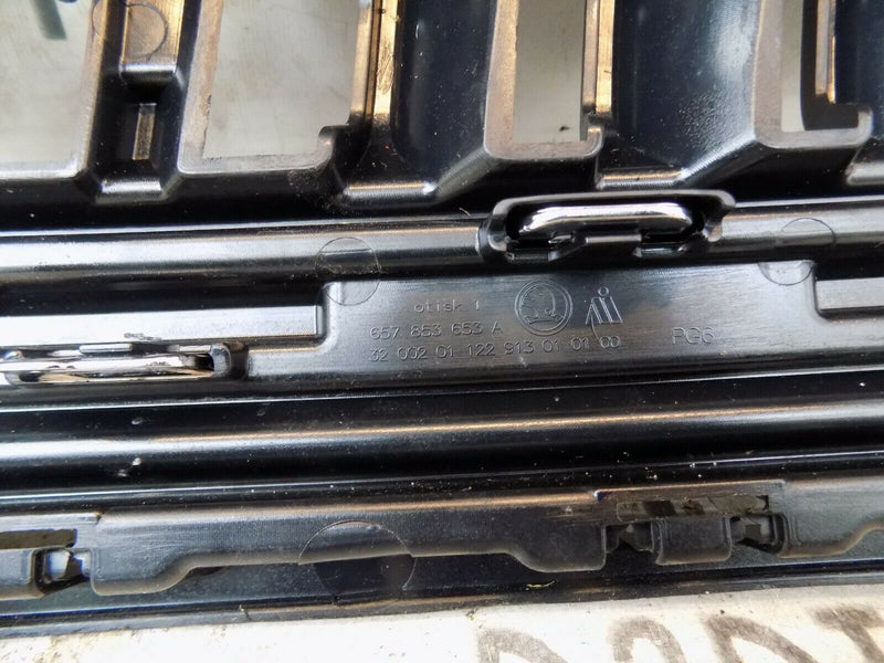 SKODA SCALA 2018-ON FRONT BUMPER GRILL CENTRE COMPLETE 657853653A