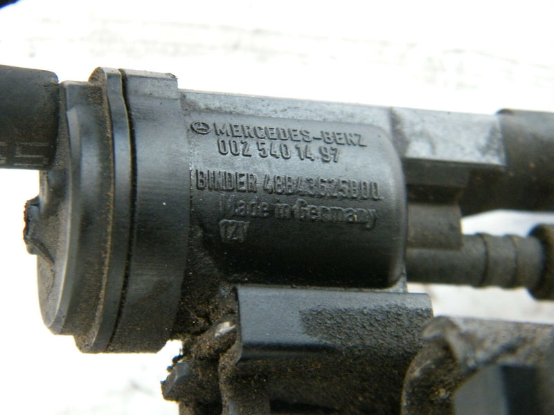MERCEDES W212 E-CLASS 2010-2015 BRACKET & EGR VALVE CONTROL SOLENOID A0025401497