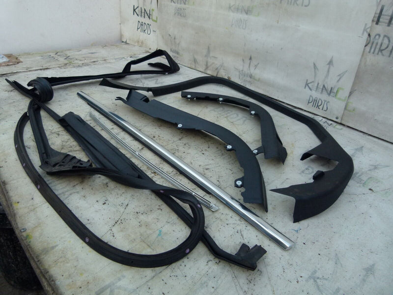 JAGUAR XJ 351 2009-15 REAR RIGHT WINDOW SEALS AND TRIMS GENUINE EW9325684A