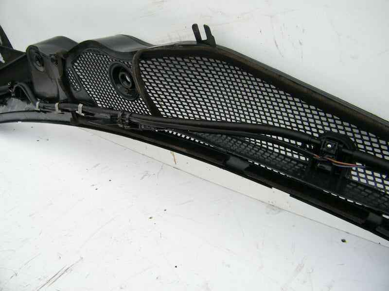 MERCEDES W212 E-Class E220 2010-15 FRONT WIPER COVER TRIM PANEL LINE A2128300113