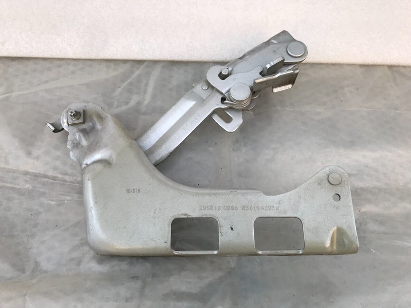 MERCEDES GLC X253 2016-2023 RIGHT DRIVER SIDE HINGE BONNET GENUINE A2538800228