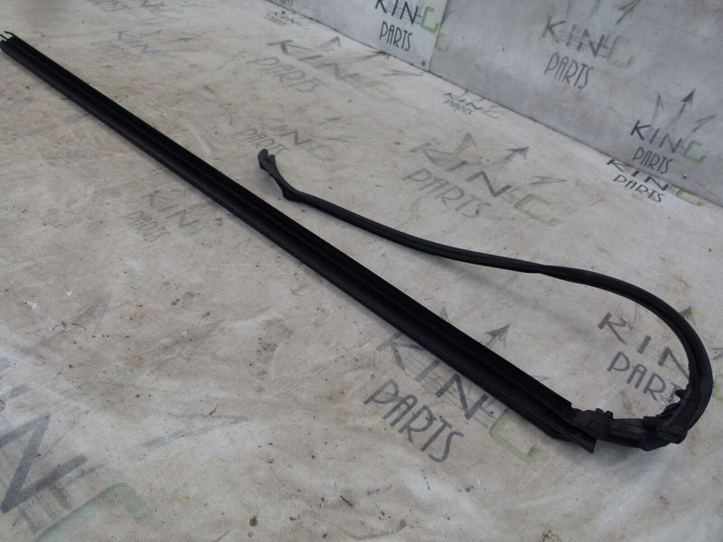VW SCIROCCO MK3 2008-14 FRONT LEFT DOOR RUBBER SEAL GENUINE 1K8837480