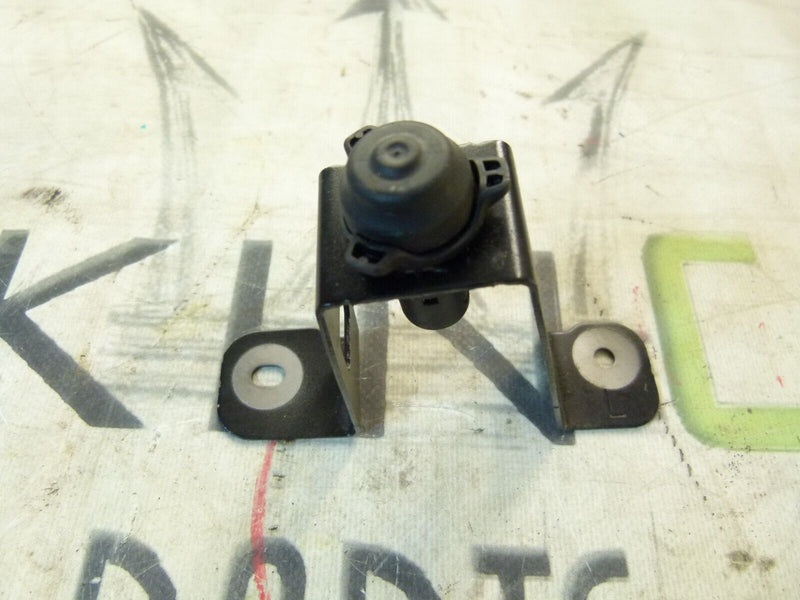 RENAULT CAPTUR 2020-ON LEFT SIDE MOUNTING BRACKET HOLDER 625585052R