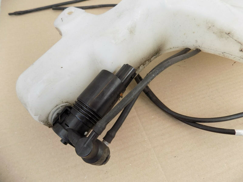 FORD FIESTA MK7 ST-LINE WINDSCREEN WIPER WASHER WATER TANK BOTTLE 8A6117B613AG