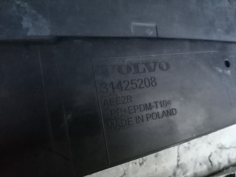 VOLVO XC60 2017-2020  REAR BUMPER GENUINE PDC 31425198