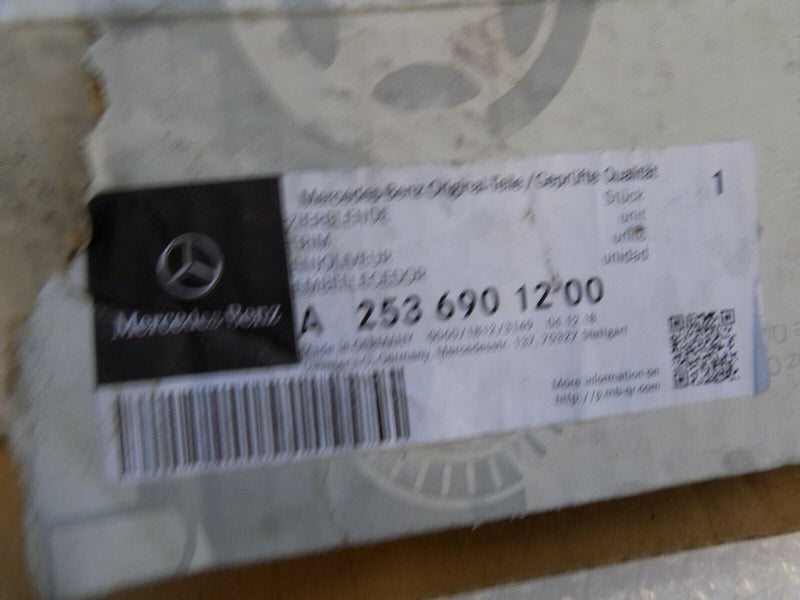 MERCEDES GLC CLASS W253 FRONT RIGHT DOOR EXTERIOR TRIM PANEL 2536901200 /S54-51