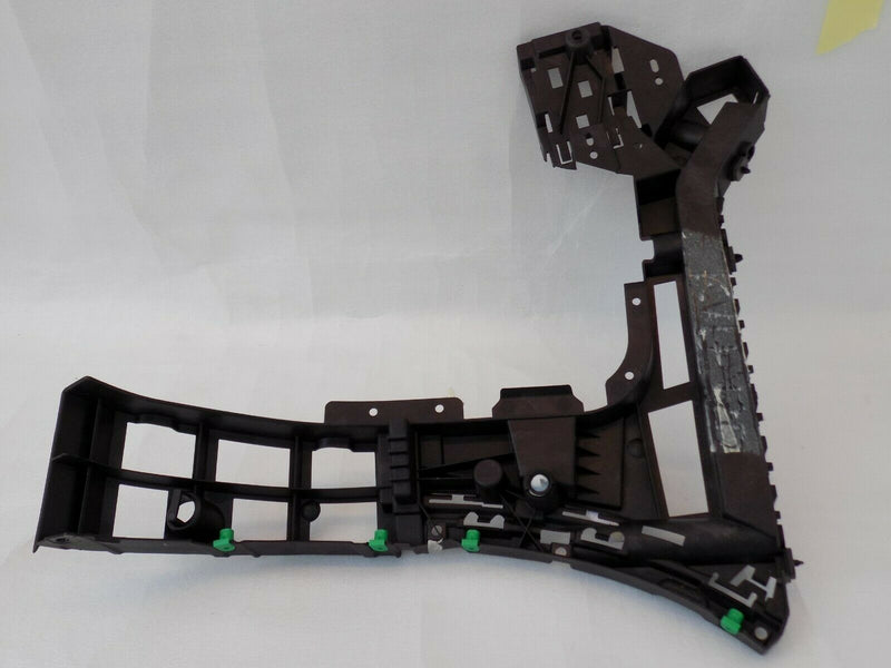 VOLVO XC90 2014-ON REAR LEFT BUMPER MOUNT BRACKET GUIDE 31407731 /S52-04/B09-03