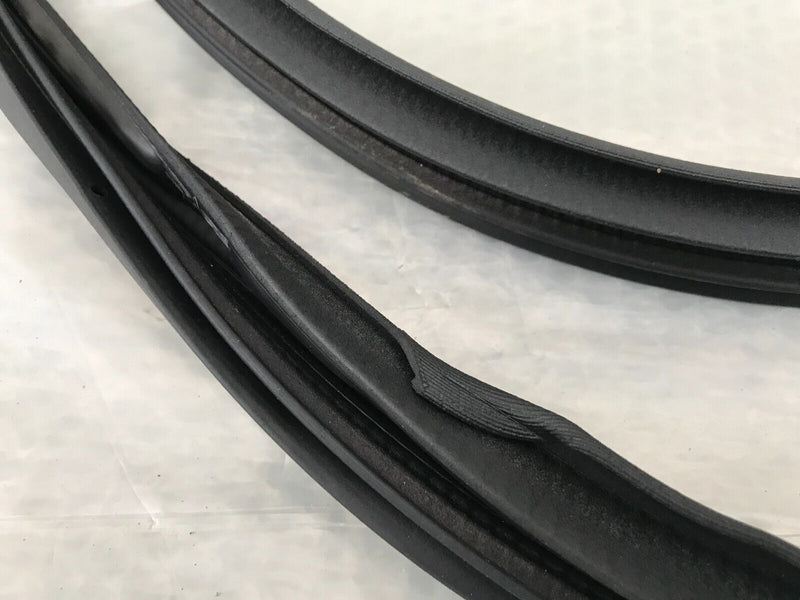 MERCEDES GLC X253 2016-21 FRONT DOOR RIGHT SIDE RUBBER SEAL GENUINE A2536970151