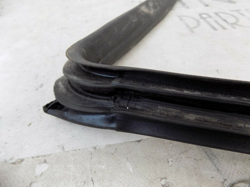 FORD FIESTA MK7 ST REAR TAILGATE BOOT LID RUBBER SEAL MK6 GENUINE  D1M2A