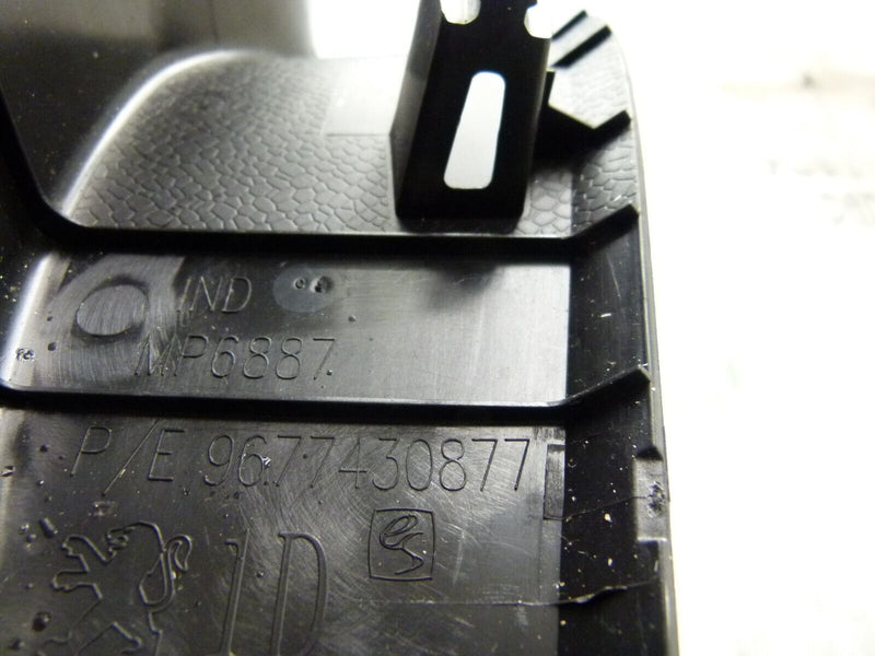 PEUGEOT 308 SW ESTATE 2017-21 RIGHT SIDE LOWER A-PILLAR COVER 9677430877