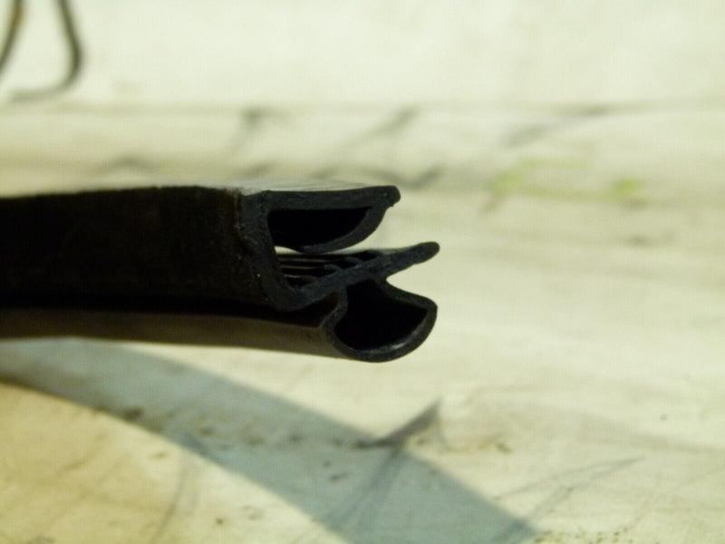 RANGE ROVER SPORT 13-17 REAR LEFT DOOR SEAL RUBBER GENUINE DK6220708AD