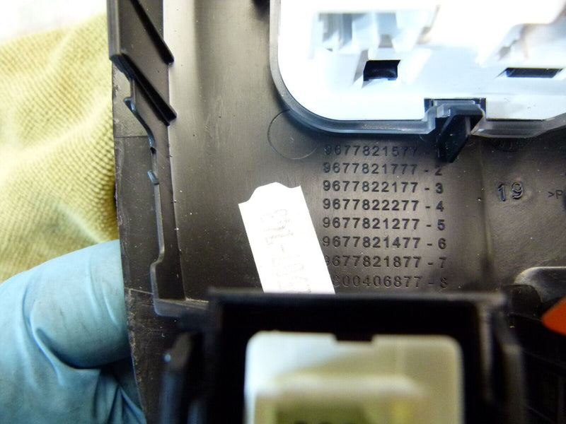 PEUGEOT 308 SW ESTATE 2017-21 FRONT ROOF PANEL CONTROL ROOF LAMP 9677822177