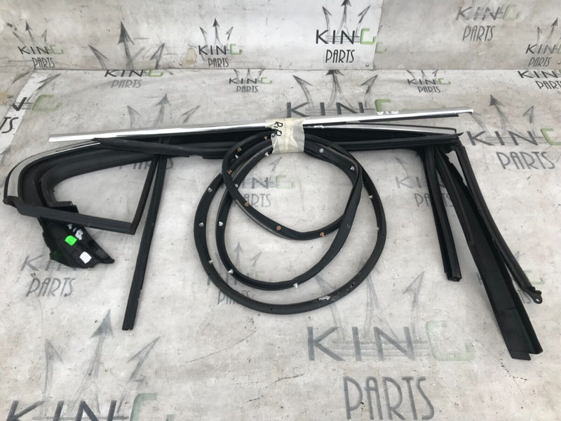 VAUXHALL INSIGNIA A 08-16 SET REAR WINDOW RIGHT SIDE FRAME, RUBBER, TRIM COVER