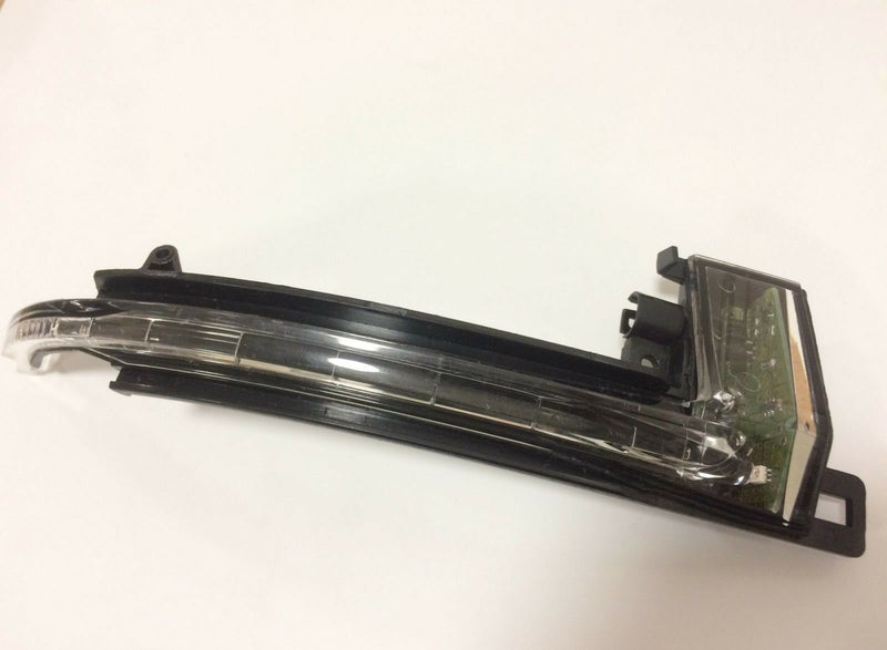 AUDI Q3 2011-2017 LED WING MIRROR INDICATOR TURN RIGHT DRIVER SIDE 8K0949102