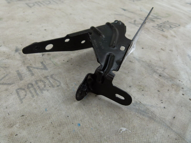CITROEN C3 MK2 2009-13 FRONT RIGHT WING BRACKET HOLDER GENUINE 77269302