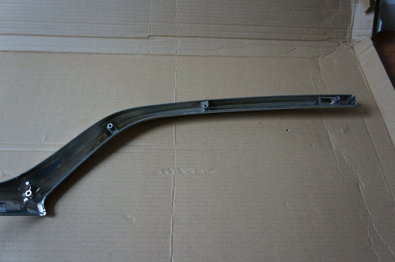 MAZDA 3 AXELA 2016 FRONT RIGHT GRILLE CHROME TRIM G46L-507M (S02-14)