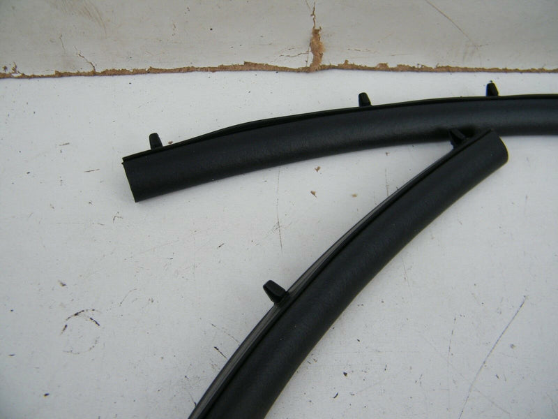 PEUGEOT 2008 2013-ON REAR LEFT DOOR SEAL RUBBER 9806261980 (S38-15)