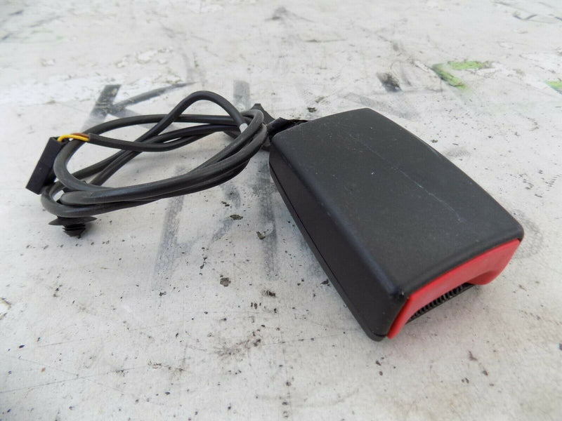 VOLKSWAGEN UP 2011-2016  LEFT NEAR SIDE FRONT SEAT  BELT BUCKLE 1S0857755