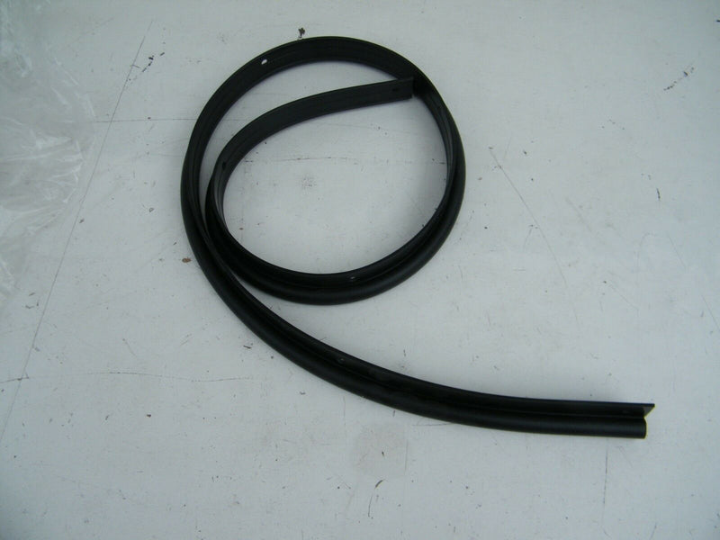 SUZUKI SWIFT 2010-2017 FRONT HOOD BONNET RUBBER SEAL 72361-68L00 NEW (S03-38)