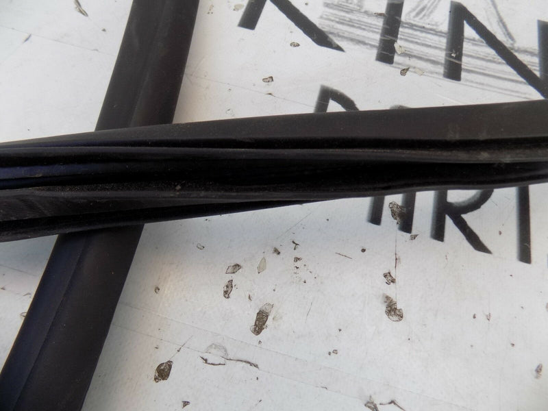 VAUXHALL ASTRA J MK6 2009-2014 REAR RIGHT DOOR APERTURE RUBBER SEAL 13260045