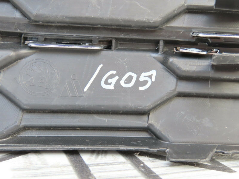 SKODA OCTAVIA 2020-ON FRONT BUMPER LEFT FOG LIGHT GRILL SURROUND
