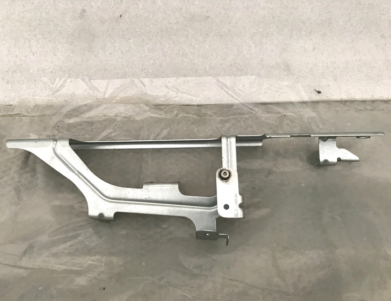 MERCEDES GLC X253 2016-21 LOWER QUARTER BOOT TRUNK METAL BRACKET A2536910214