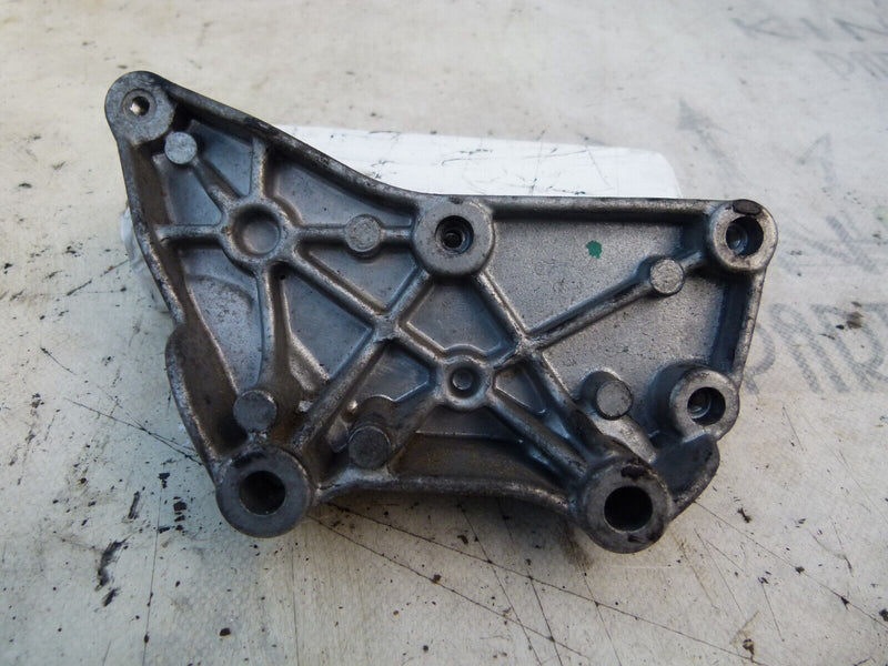 MERCEDES C W204 2007-2011 ENGINE MOUNT BRACKET GENUINE A6510940039