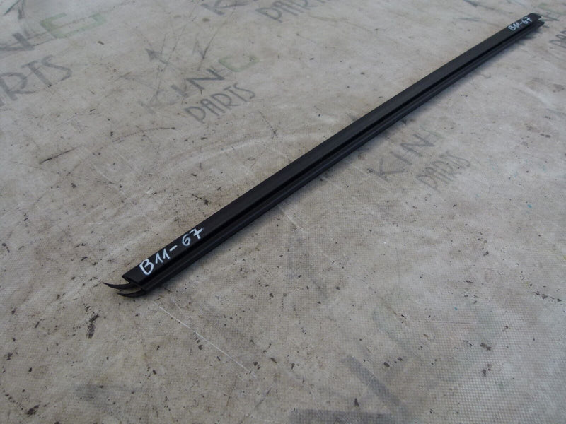 BMW 1 F20 LCI 2015-17 FRONT LEFT WINDOW SEALING GENUINE 5133 7240859