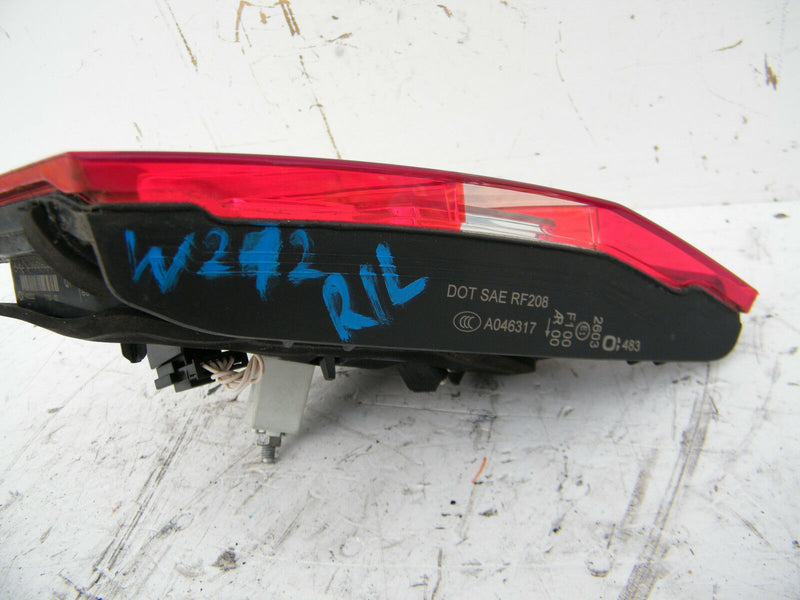 MERCEDES W212 EClass 10-15 SALOON REAR INNER BOOT LIGHT RIGHT SIDE OS 2129060258