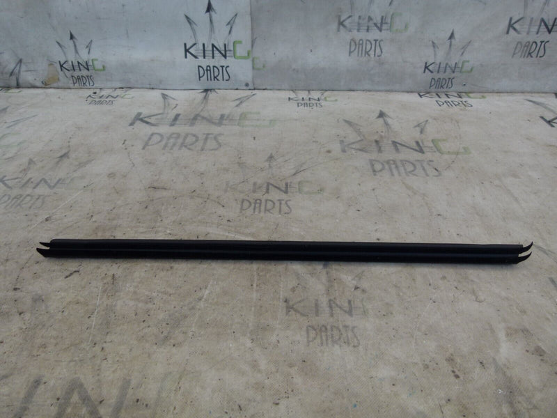 BMW 1 F20 LCI 2015-17 FRONT LEFT WINDOW SEALING GENUINE 5133 7240859