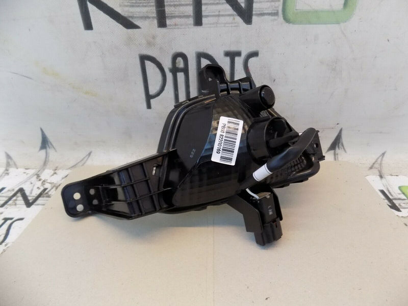 HYUNDAI i30 2017-2020  FRONT RIGHT HALOGEN DRIVER SIDE GENUINE 92208-G40
