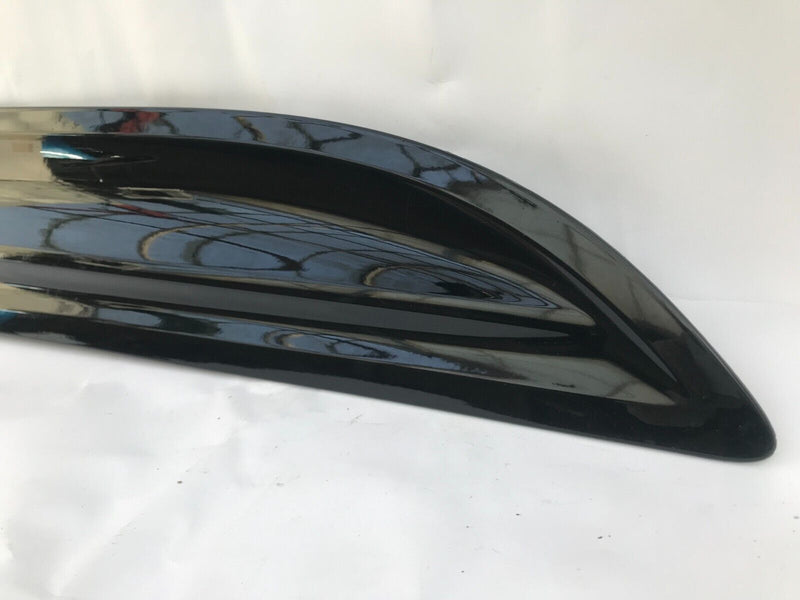 PORSCHE MACAN S T GTS 2022  FRONT DOOR PANEL TRIM MOULDING RIGHT SIDE 95B837890
