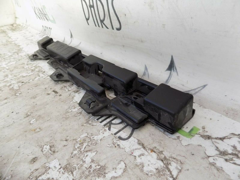 BMW 1 F20 M140I 2017 RHD FRONT LEFT SIDE SKIRT MOUNTING BRACKET 7240915 10845362