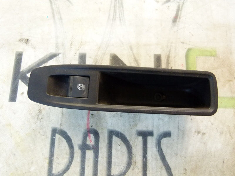 RENAULT CAPTUR 2020-ON REAR RIGHT DOOR WINDOW STERING PANEL 829509794R