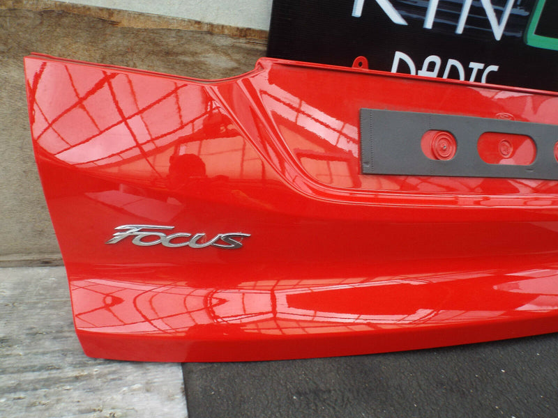 FORD FOCUS ESTATE TITANIUM 2011-ON TAILGATE LOWER COVER BOOTLID GENUINE RED (A