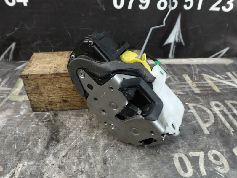 Vauxhall Opel Adam Front Left Passenger Near Side Door Lock Mechanism Solenoid
