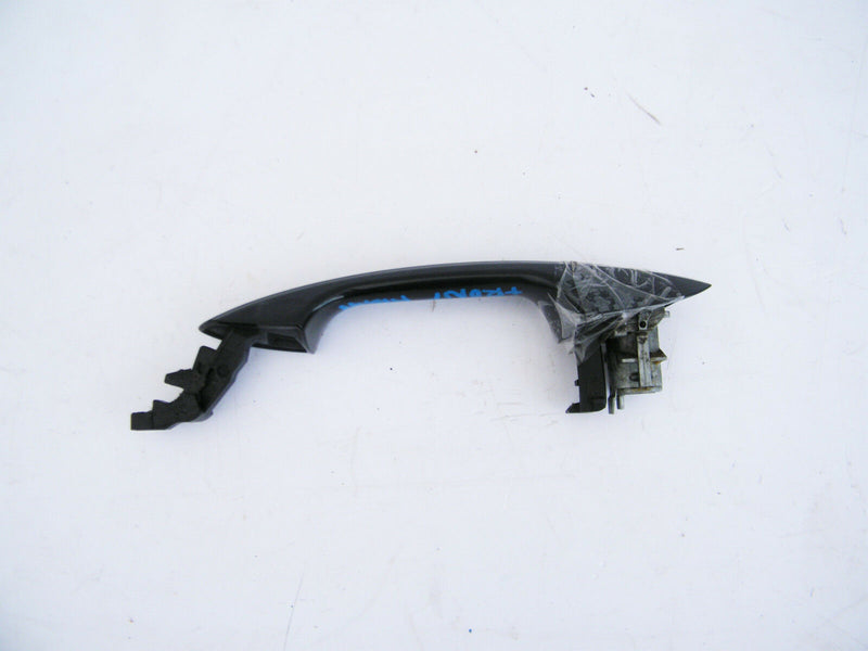 MERCEDES W204 2007-2014 FRONT DOOR HANDLE MECHANISM RIGHT DRIVER SIDE O/S