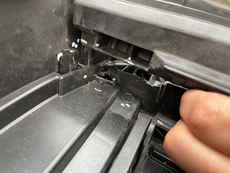 BMW G11 G12 7 SERIES 2020-ON LCI FRONT BUMPER TOP GRILL KIDNEY 8494817